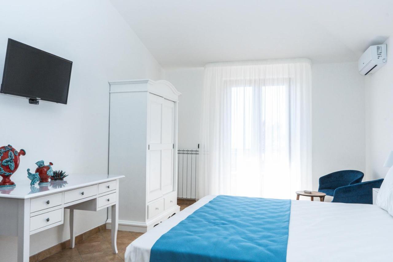 Bed and Breakfast Relais Ruggiero Ле-Кастелла Экстерьер фото